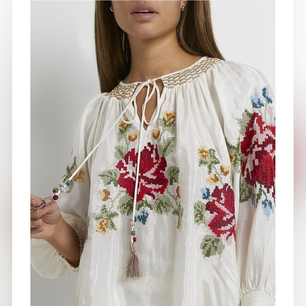 Nordstrom White and Red Blouse with Bib Collar and 3/4 Sleeves